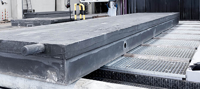 Schwere Gussteile schneller und besser strahlen Schwere Gussteile schneller und besser strahlen